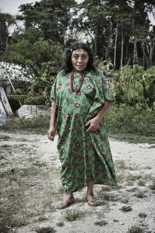 Woman in the village of Lacanjá Chansayab.